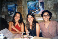 Gabriela(Salvador), Elena(Argentine) et Shiva(Iran)